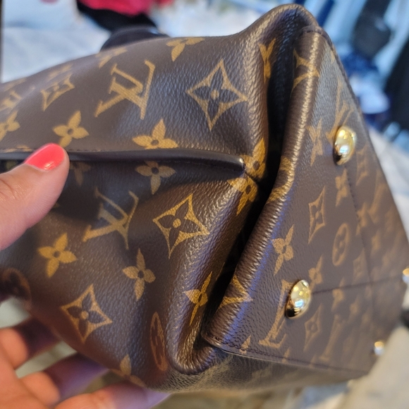 ⚘️Beautiful Louis Vuitton Metis Hobo⚘️ - Picture 7 of 16
